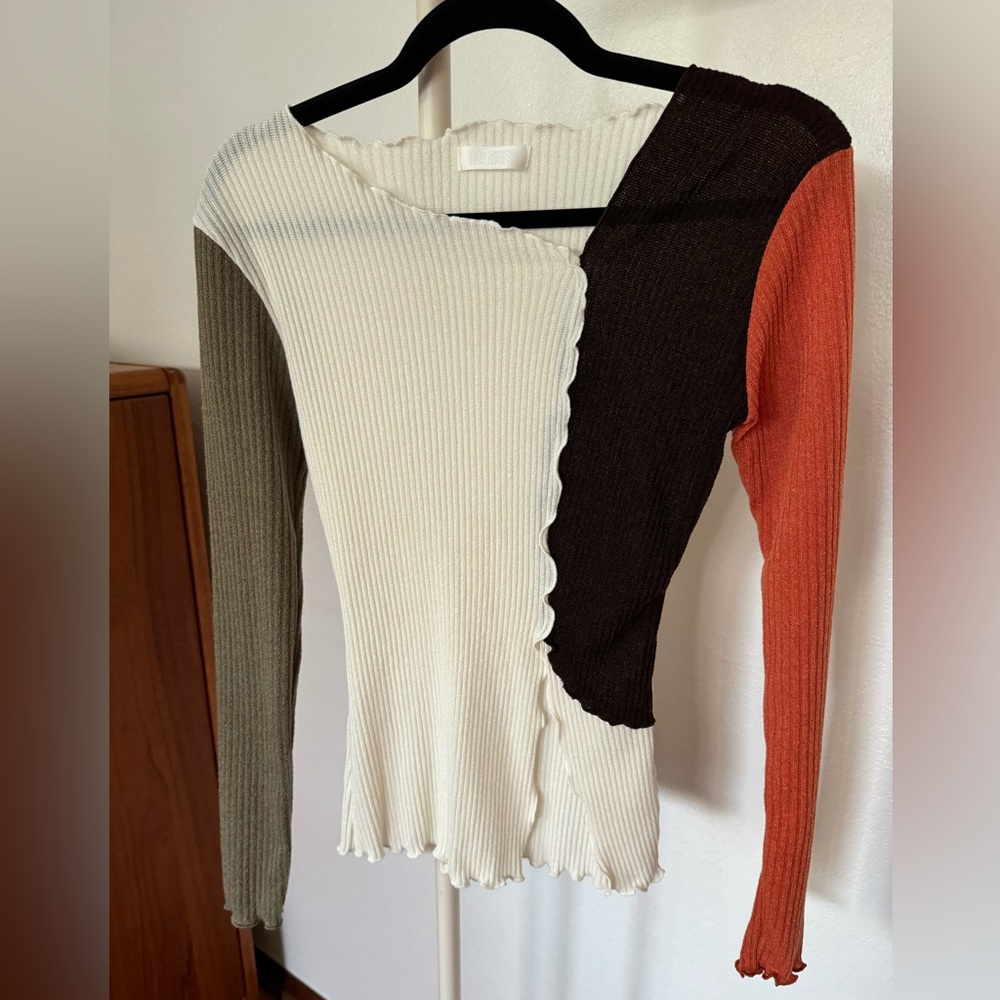 Source Unknown knit top